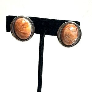 Vintage 1988 Avon Desert Sands Clip On Earrings Swirled Salmon Pink Ovals